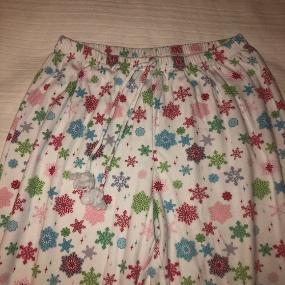 Christmas Pajama Set 🎅🏼🎄☃️🤶🏻 - Picture 6 of 7